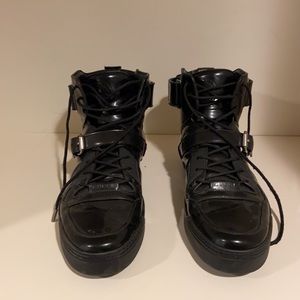 Men’s Gucci sneakers black size 10.